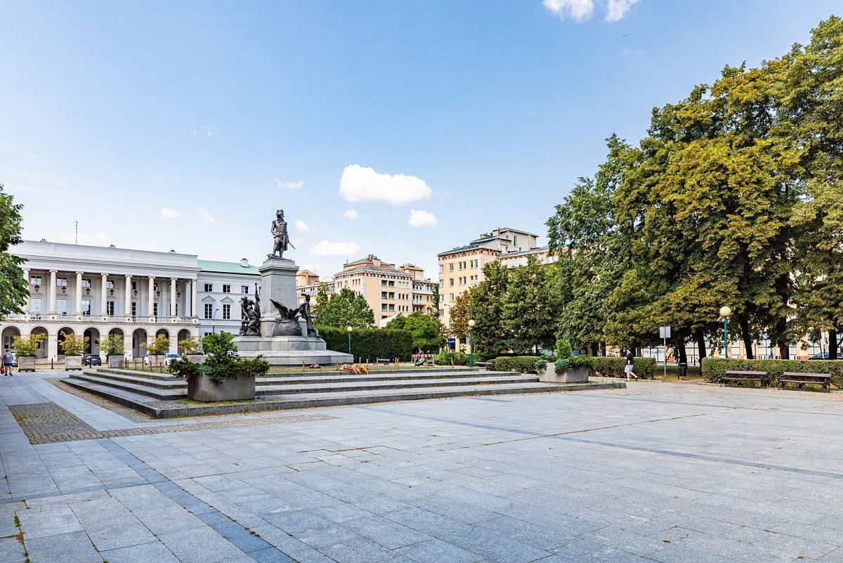 Lokal użytkowy  pokojowe na Sprzedaż