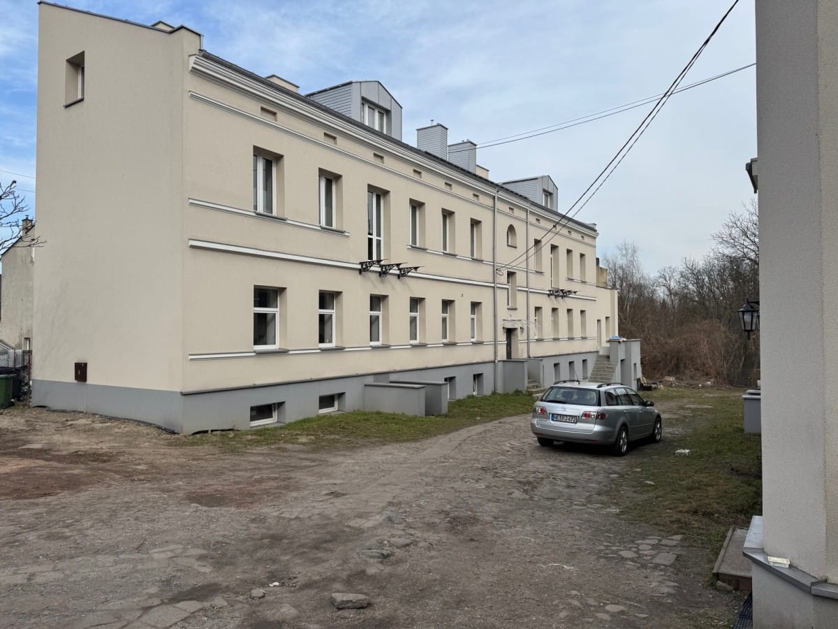 Lokal użytkowy  pokojowe na Sprzedaż