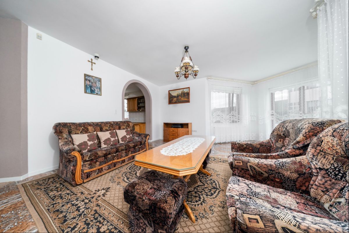 Dom 6 pokojowe na Sprzedaż