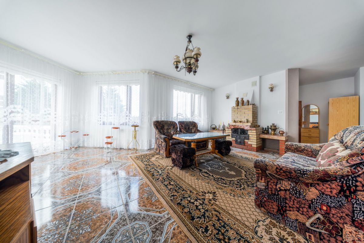 Dom 6 pokojowe na Sprzedaż