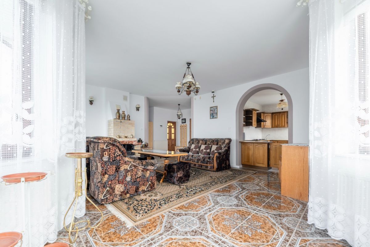 Dom 6 pokojowe na Sprzedaż