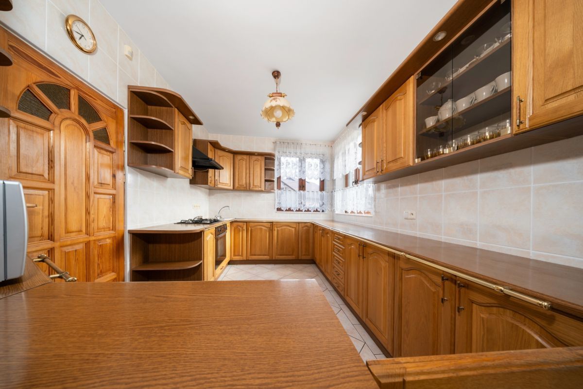 Dom 6 pokojowe na Sprzedaż