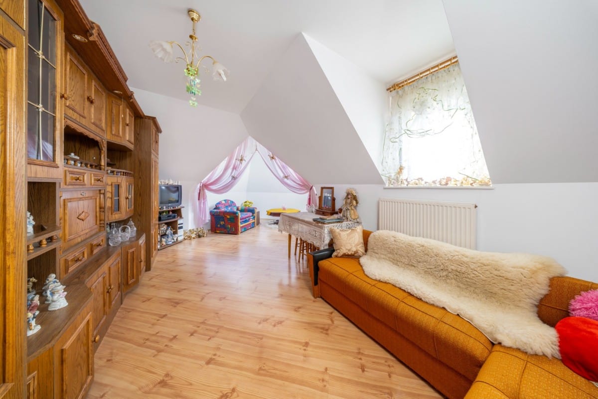 Dom 6 pokojowe na Sprzedaż