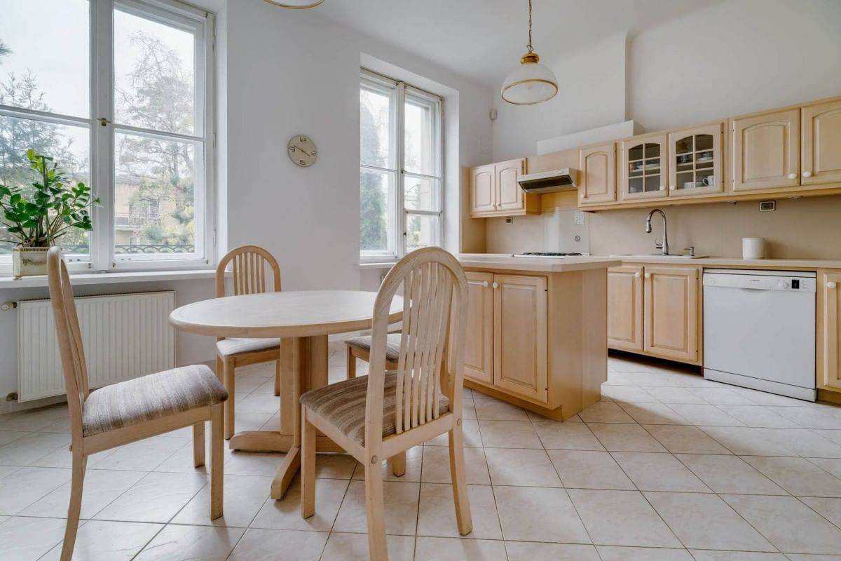 Mieszkanie 4 pokojowe na Wynajem