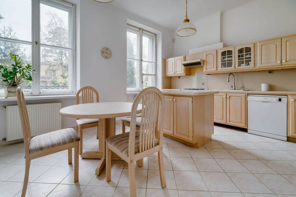 Lokal użytkowy  pokojowe na Wynajem