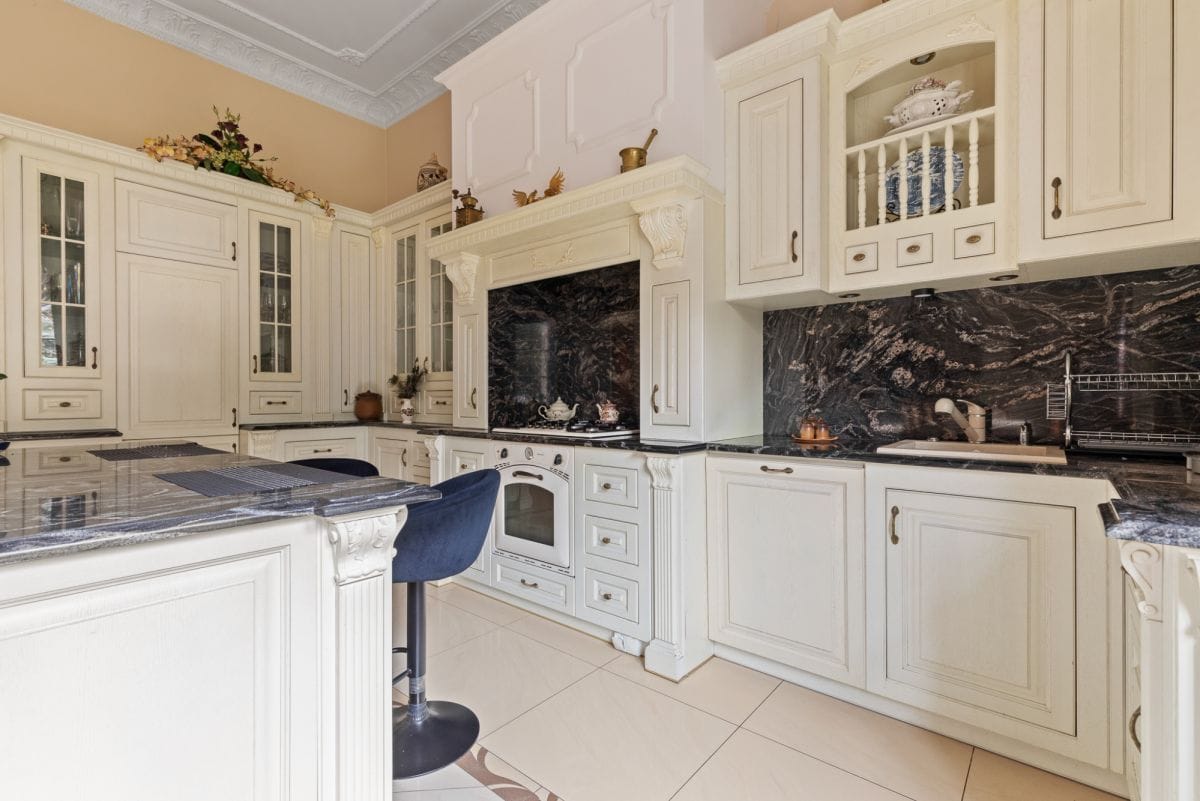 Dom 7 pokojowe na Sprzedaż