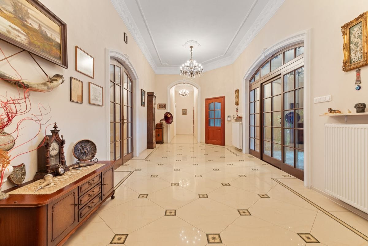 Dom 7 pokojowe na Sprzedaż