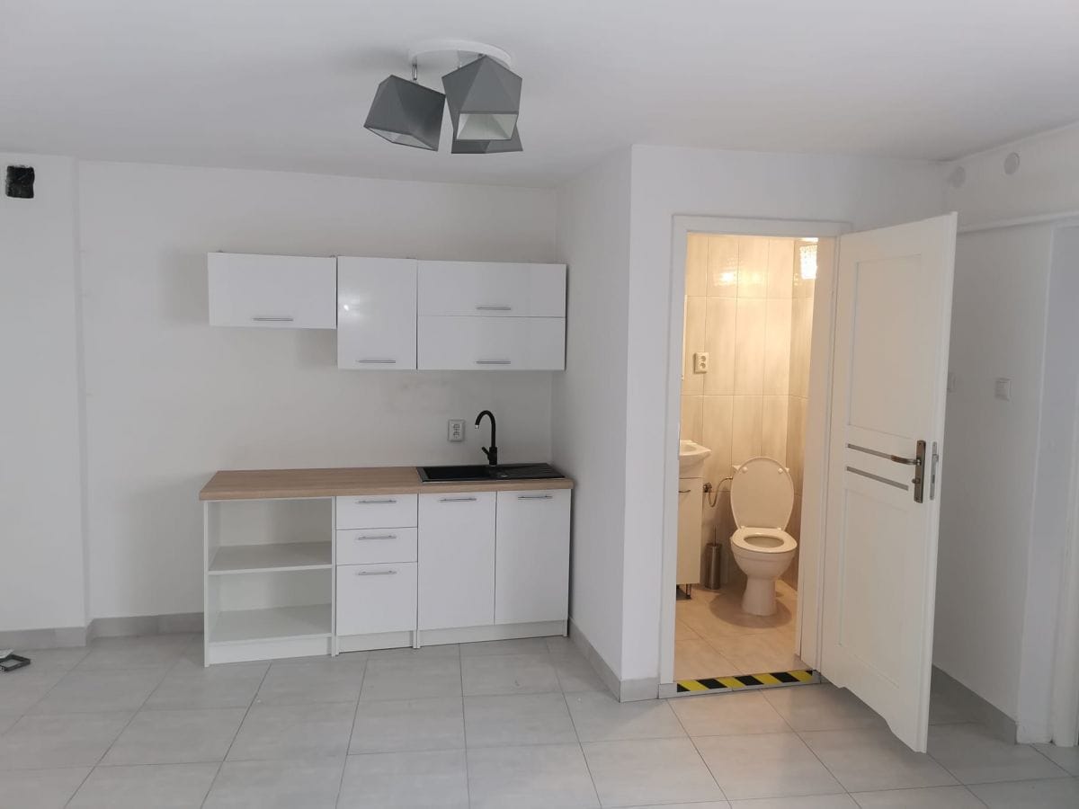 Lokal użytkowy  pokojowe na Sprzedaż