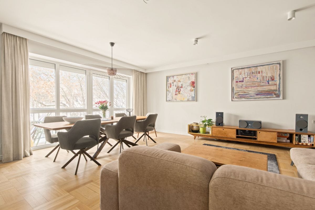 Mieszkanie 5 pokojowe na Sprzedaż