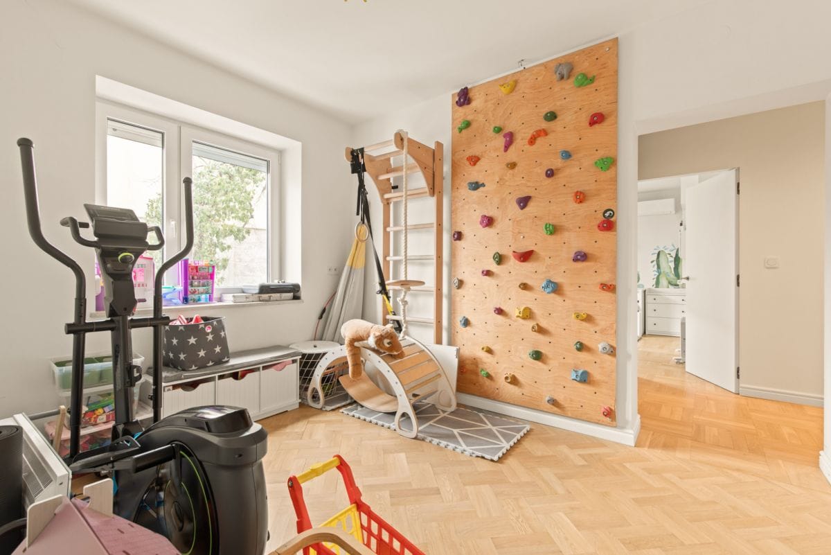 Mieszkanie 5 pokojowe na Sprzedaż