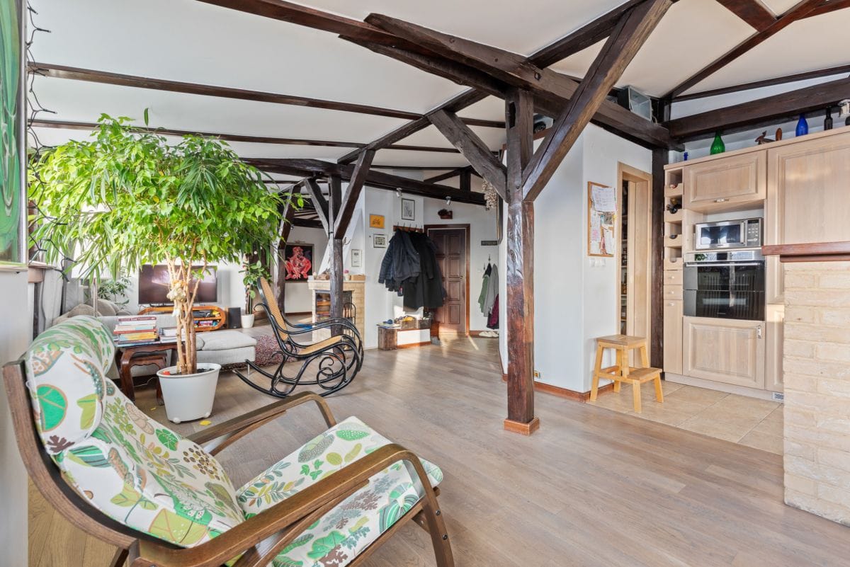 Mieszkanie 9 pokojowe na Sprzedaż