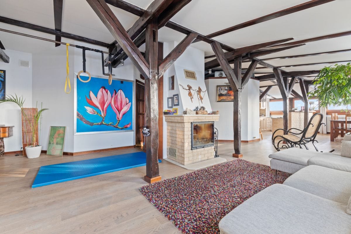 Mieszkanie 9 pokojowe na Sprzedaż