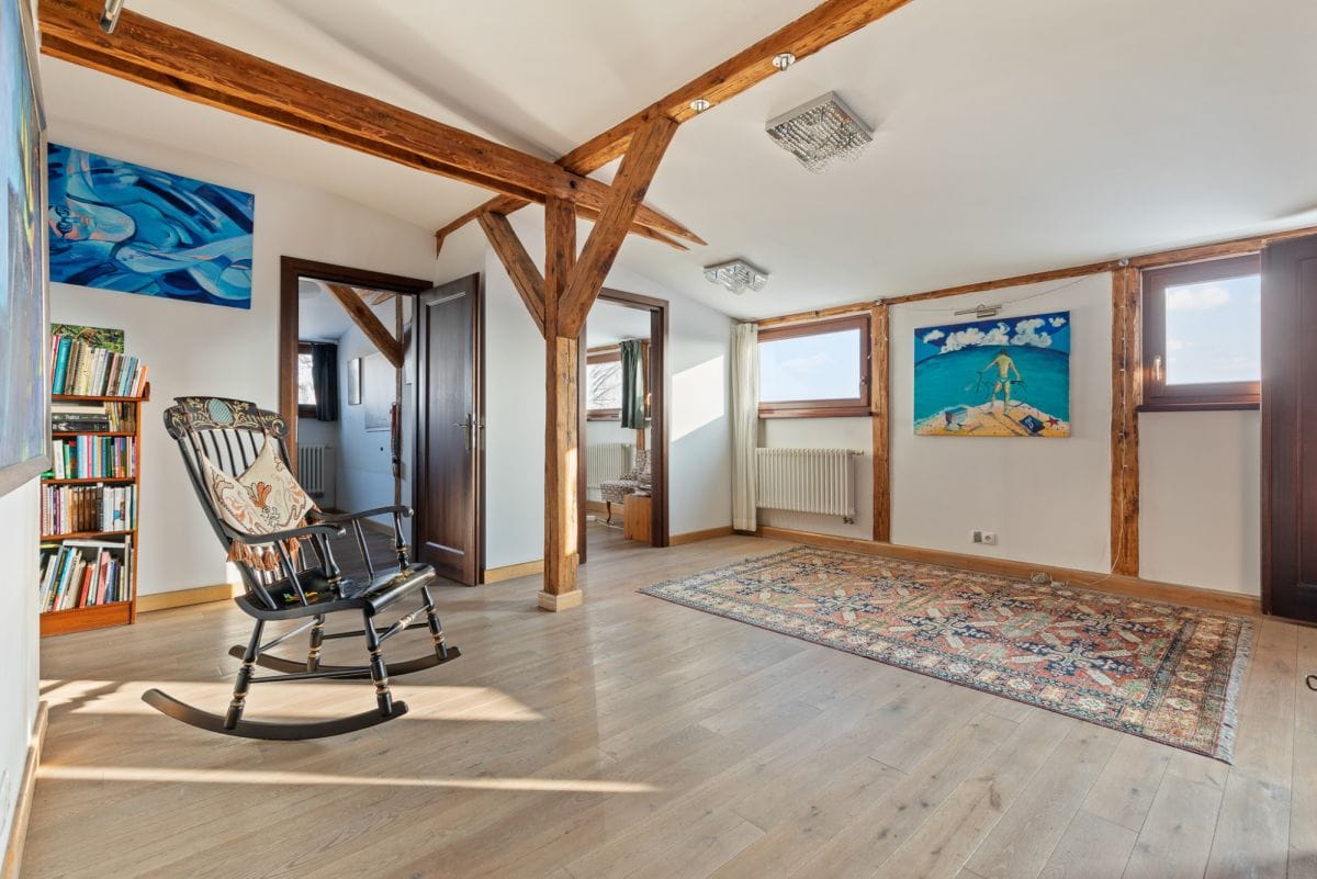 Mieszkanie 9 pokojowe na Sprzedaż