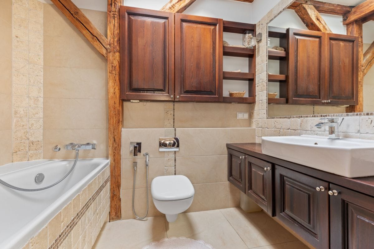 Mieszkanie 9 pokojowe na Sprzedaż