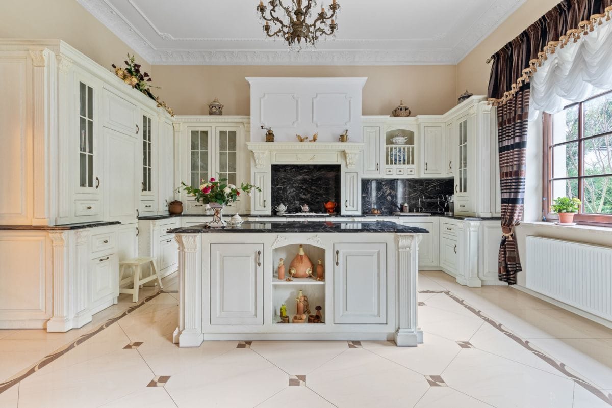 Dom 7 pokojowe na Sprzedaż