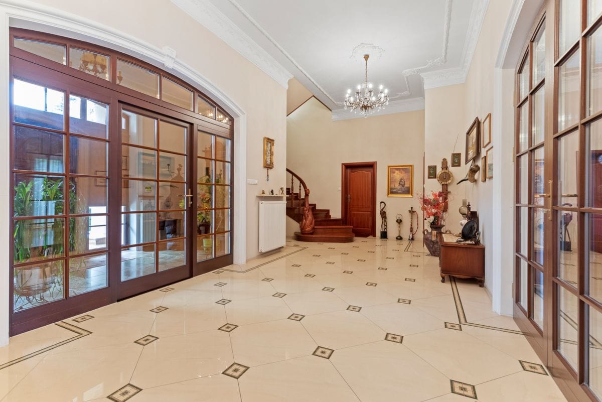 Dom 7 pokojowe na Sprzedaż