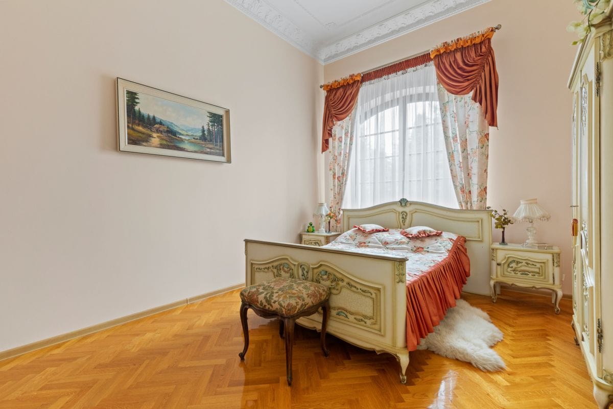 Dom 7 pokojowe na Sprzedaż