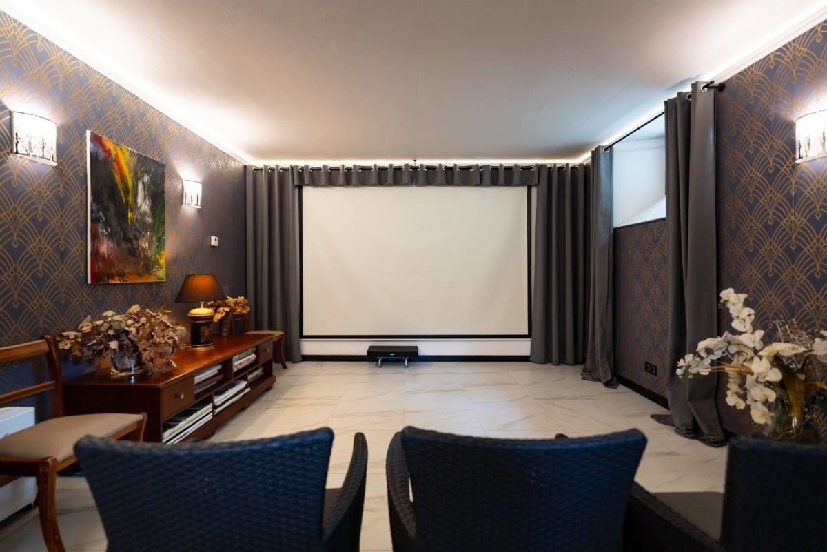 Dom 6 pokojowe na Sprzedaż