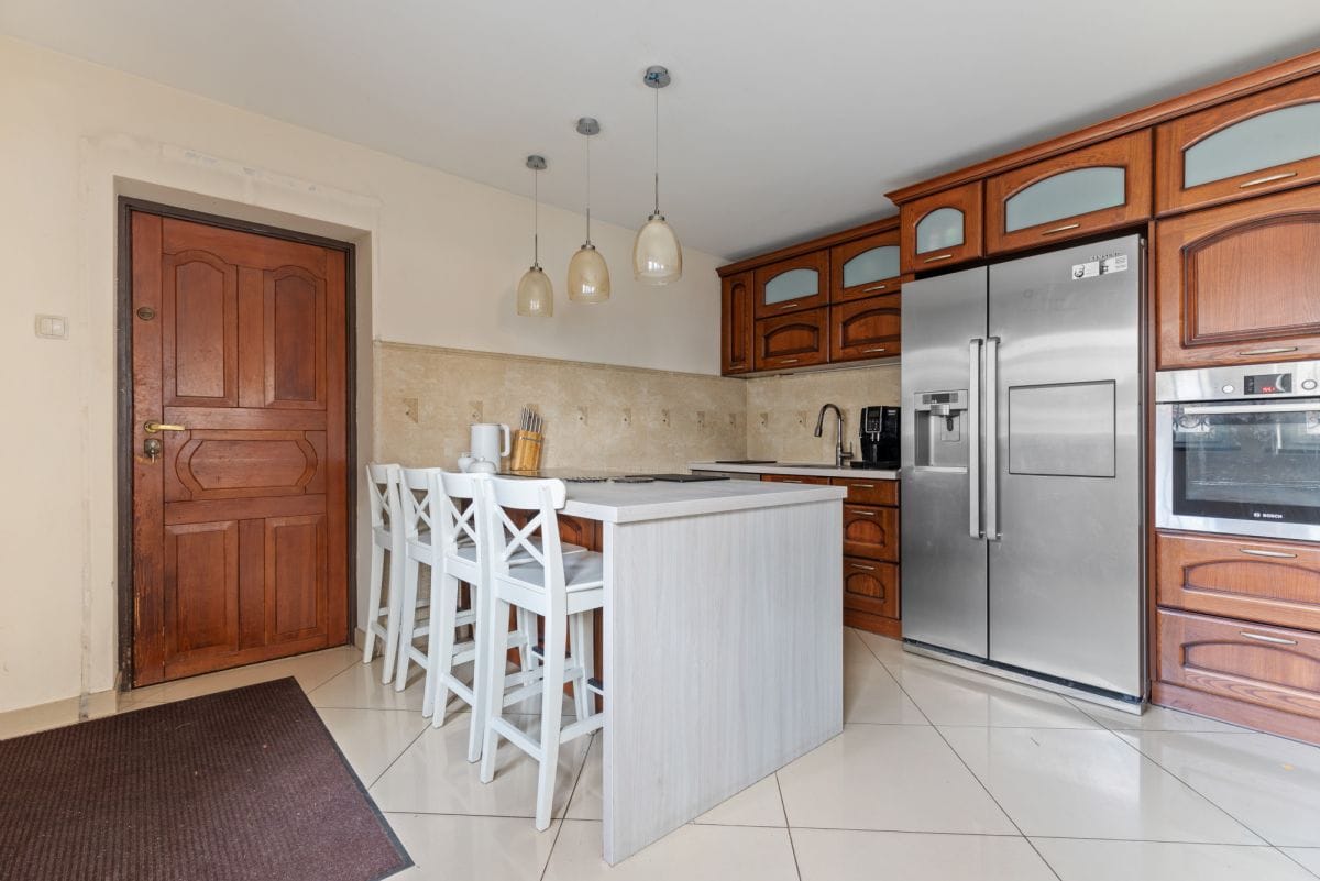 Dom 7 pokojowe na Sprzedaż