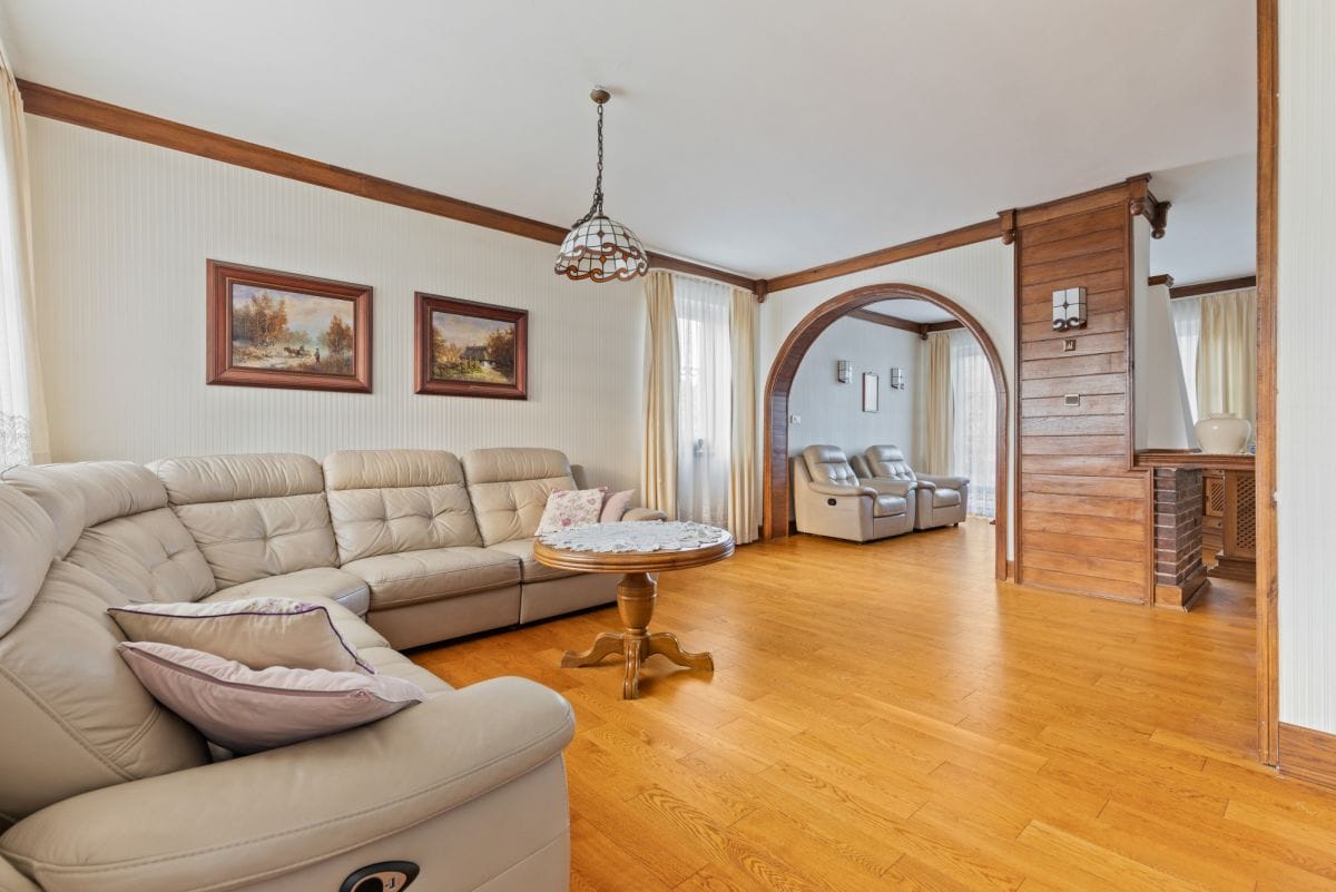 Dom 7 pokojowe na Sprzedaż