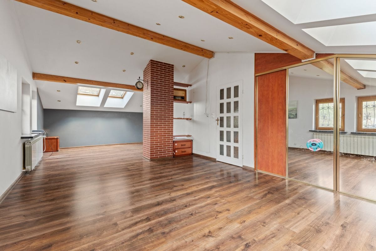 Dom 7 pokojowe na Sprzedaż