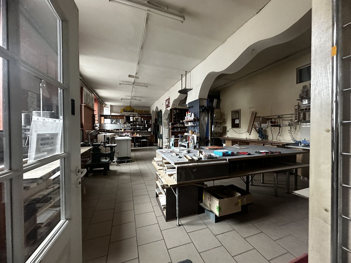 Lokal użytkowy  pokojowe na Sprzedaż