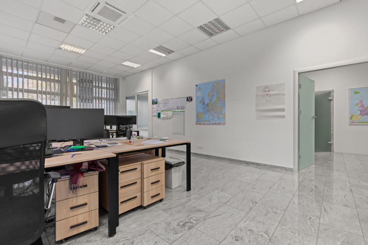 Lokal użytkowy  pokojowe na Sprzedaż