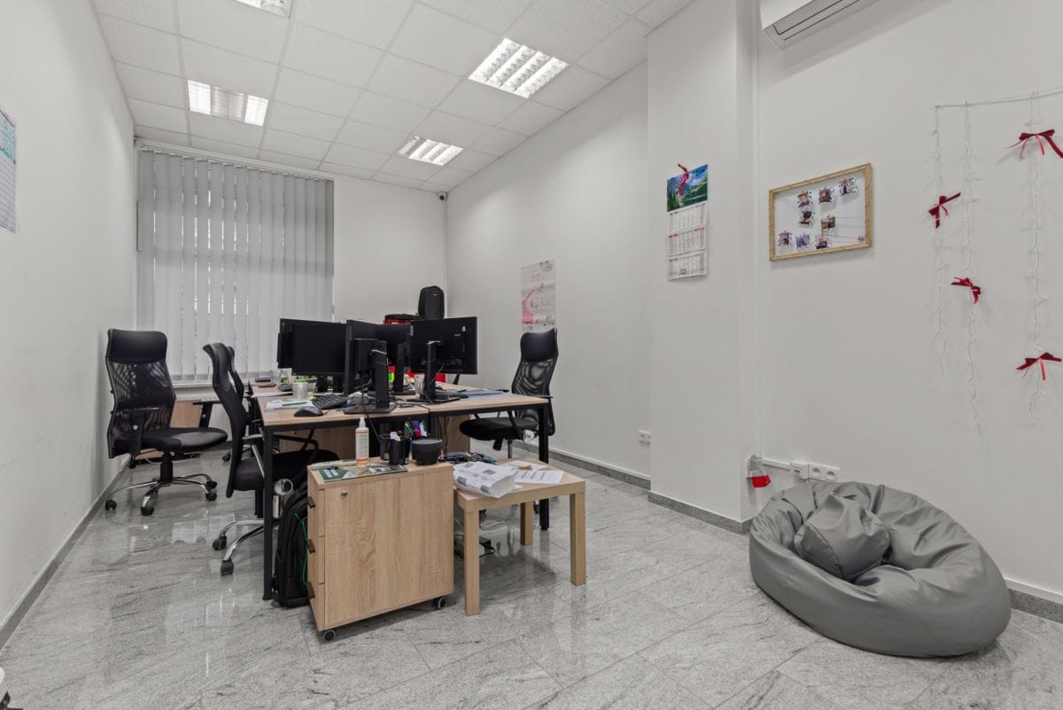 Lokal użytkowy  pokojowe na Sprzedaż