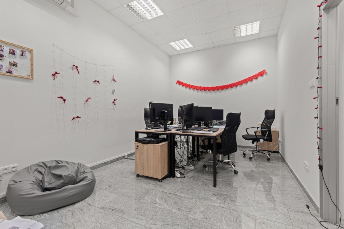 Lokal użytkowy  pokojowe na Sprzedaż