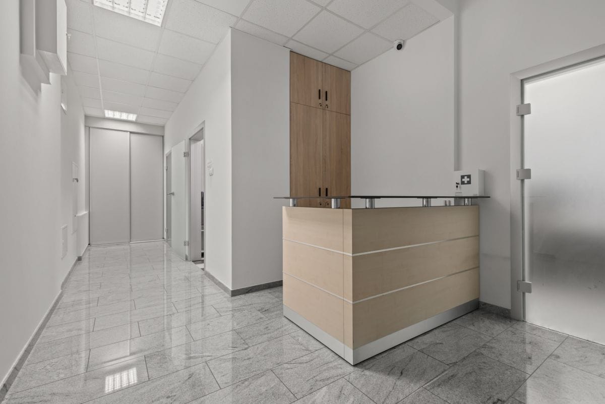 Lokal użytkowy  pokojowe na Sprzedaż