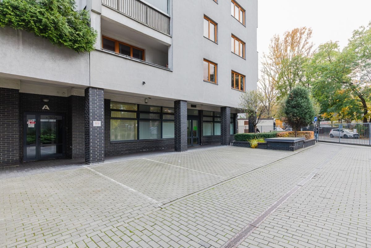 Lokal użytkowy  pokojowe na Sprzedaż