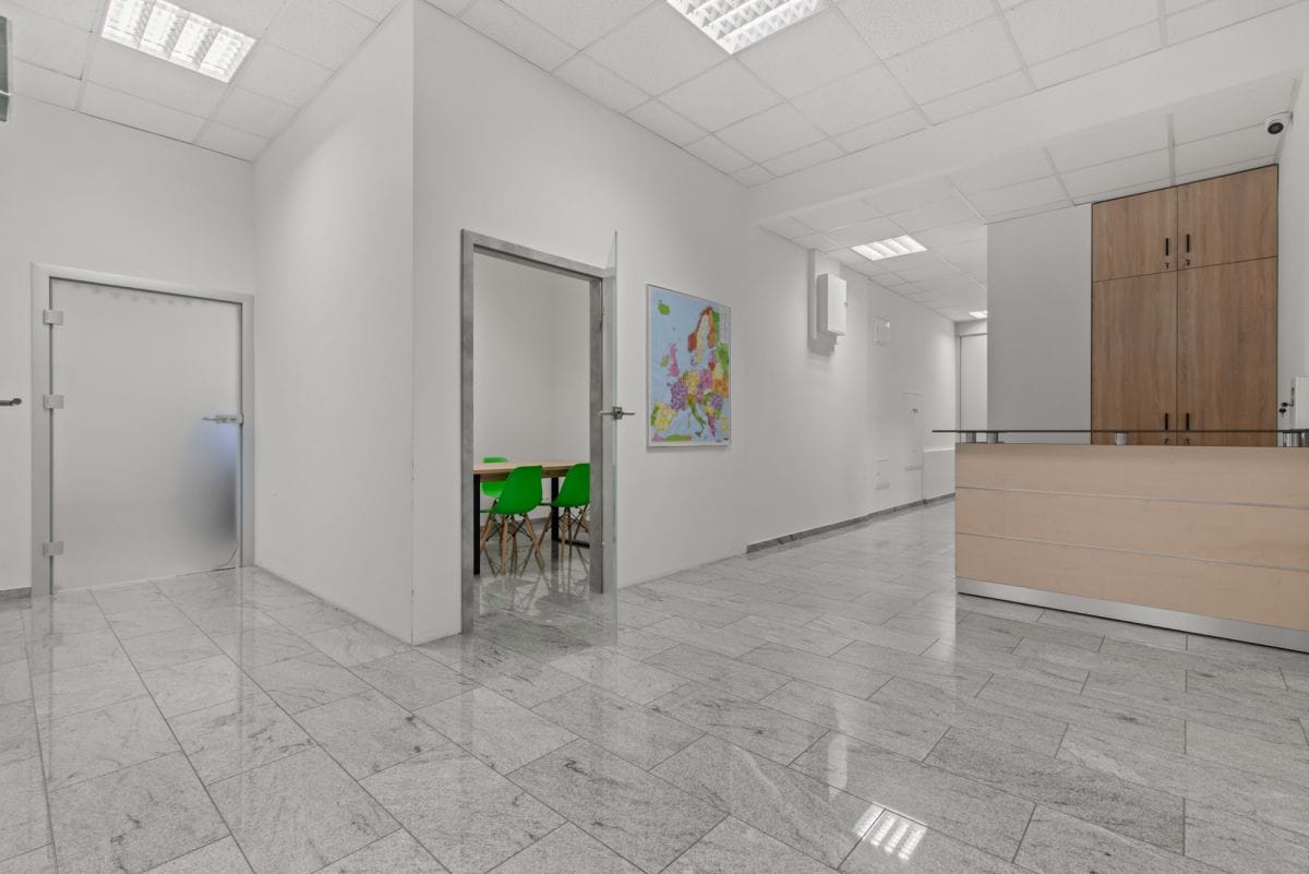 Lokal użytkowy  pokojowe na Sprzedaż