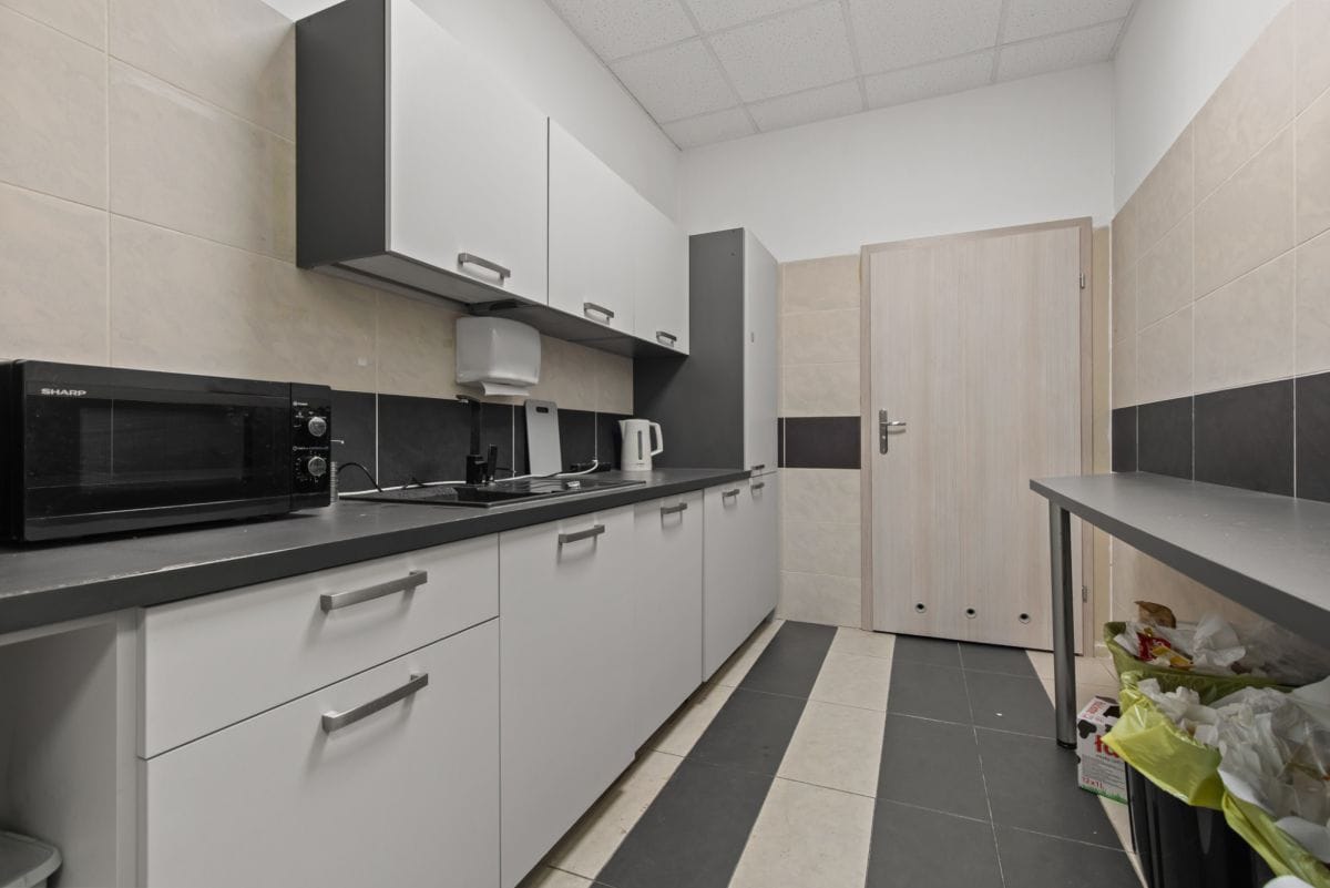 Lokal użytkowy  pokojowe na Sprzedaż