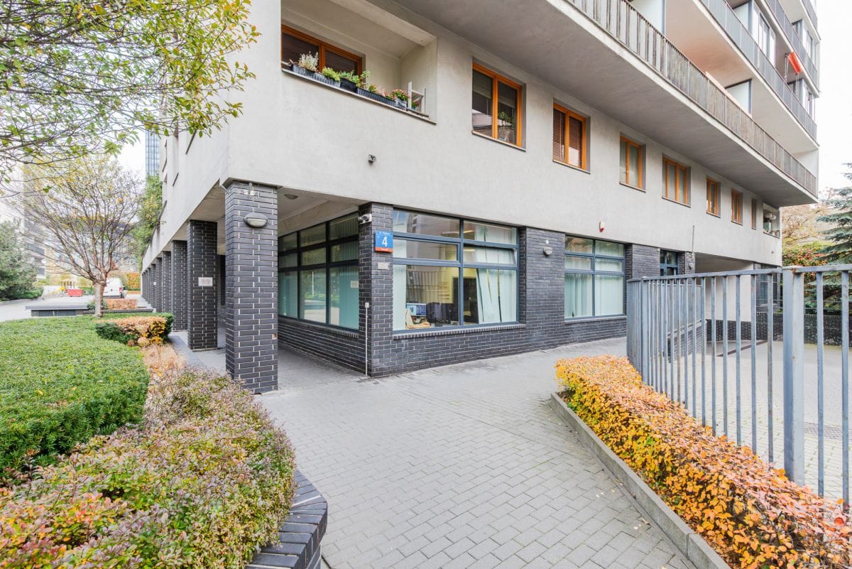 Lokal użytkowy  pokojowe na Sprzedaż