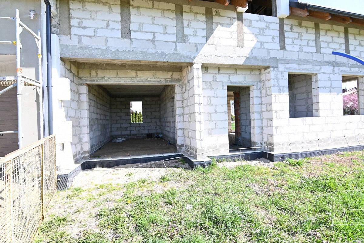 Dom 5 pokojowe na Sprzedaż