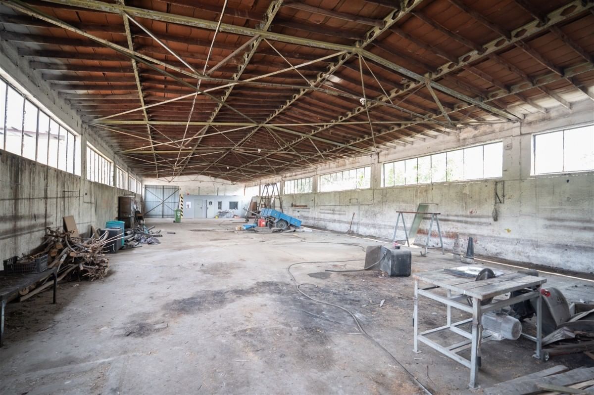 Lokal użytkowy  pokojowe na Sprzedaż