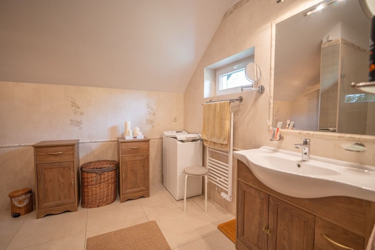 Dom 4 pokojowe na Sprzedaż