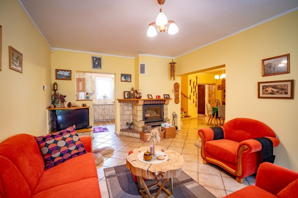 Dom 4 pokojowe na Sprzedaż