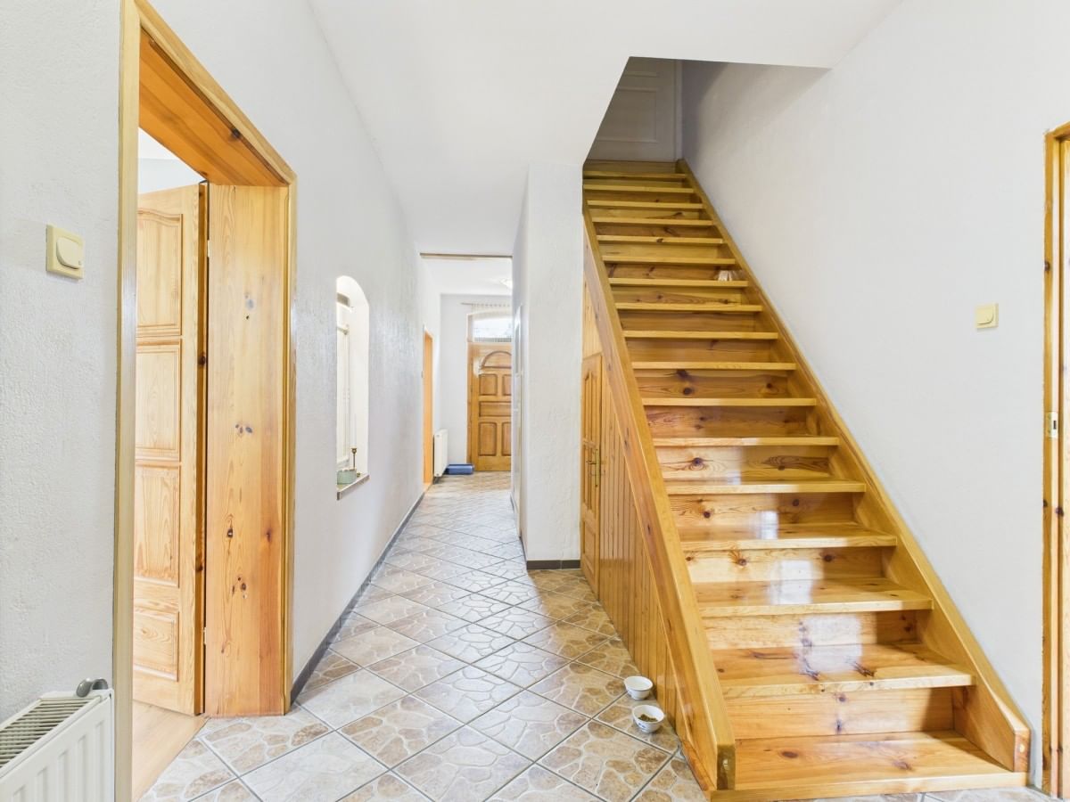 Dom 4 pokojowe na Sprzedaż