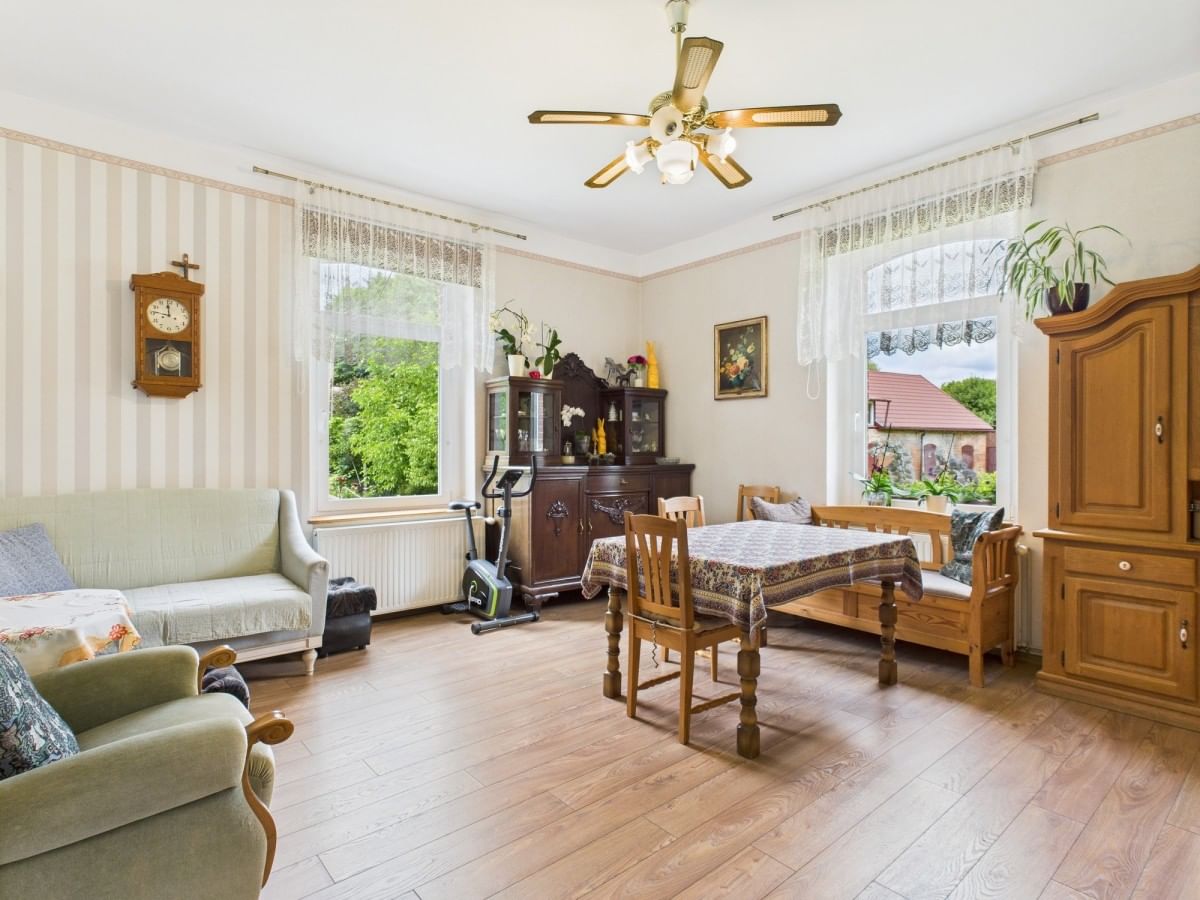 Dom 4 pokojowe na Sprzedaż