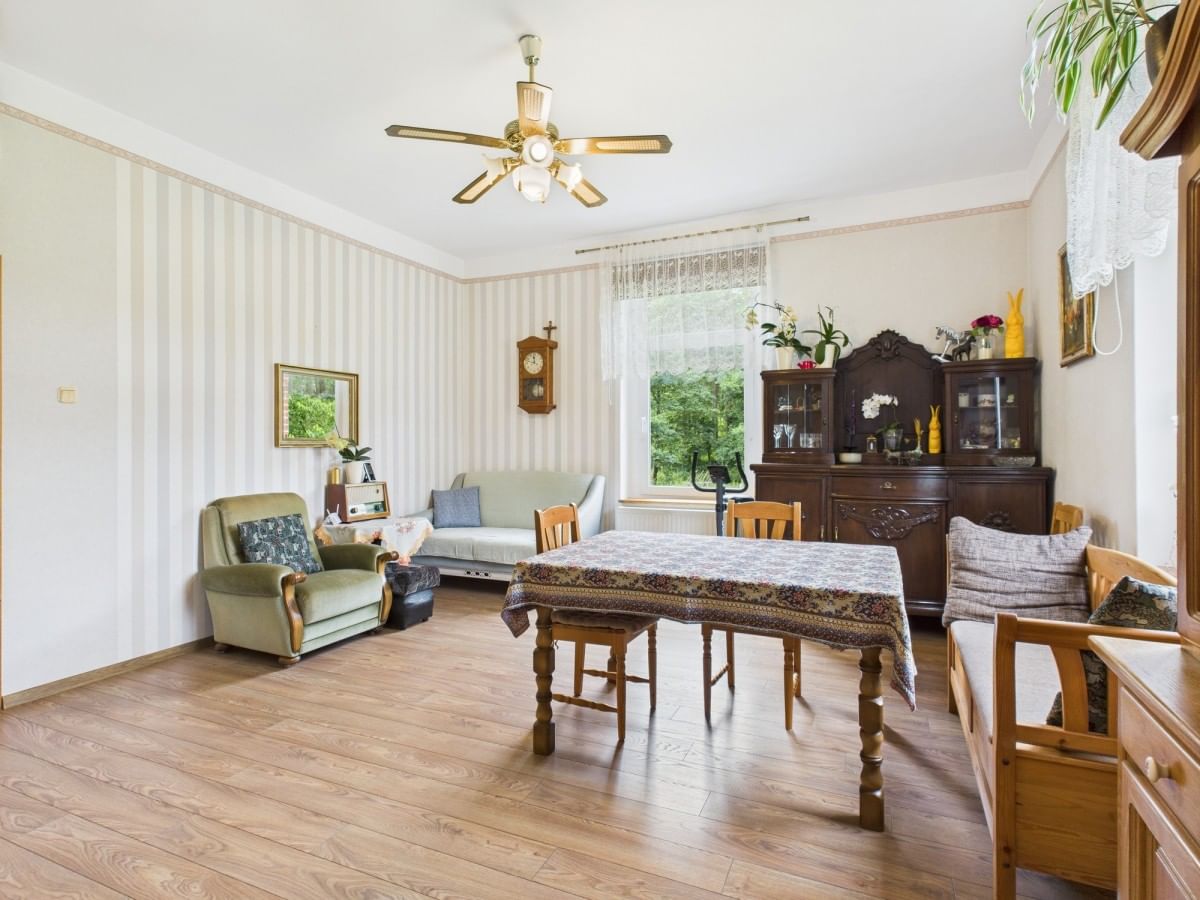 Dom 4 pokojowe na Sprzedaż