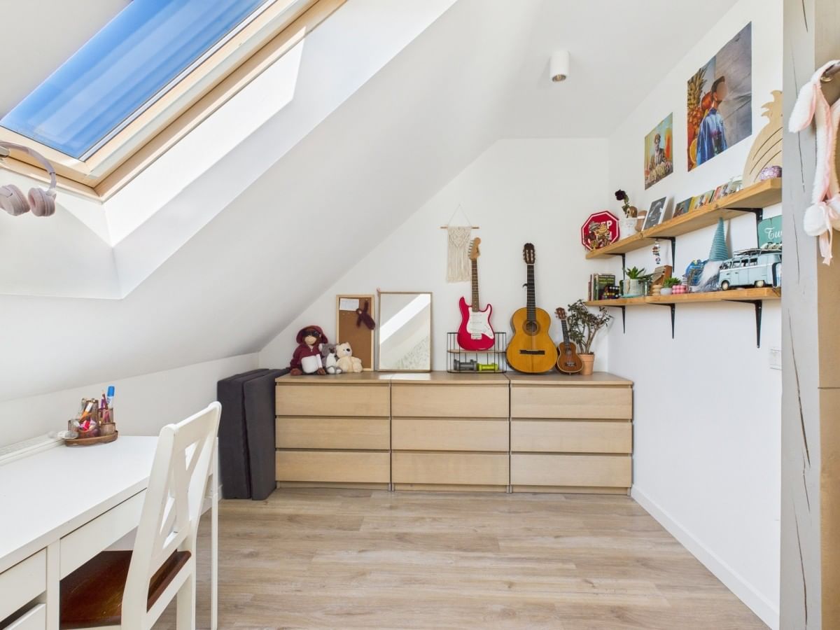 Dom 10 pokojowe na Sprzedaż