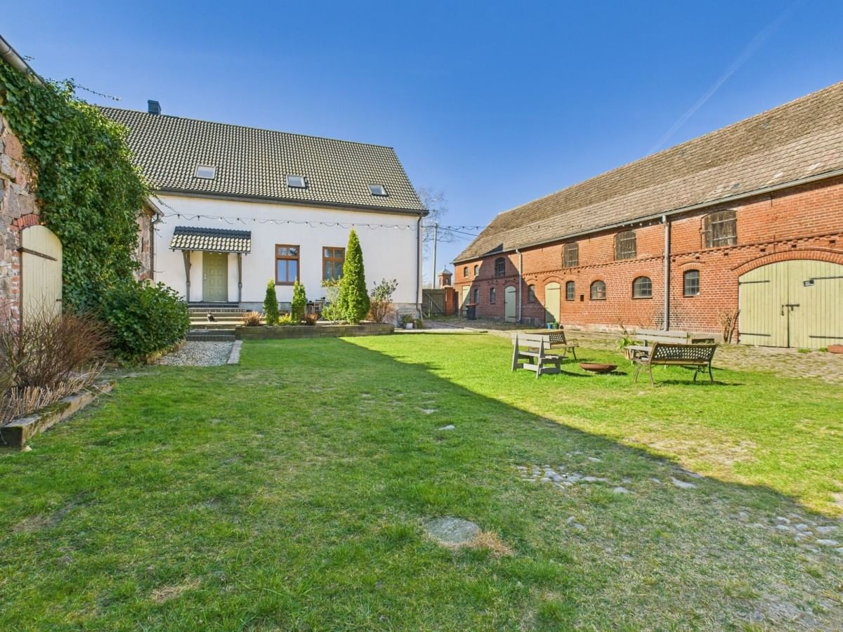 Dom 10 pokojowe na Sprzedaż