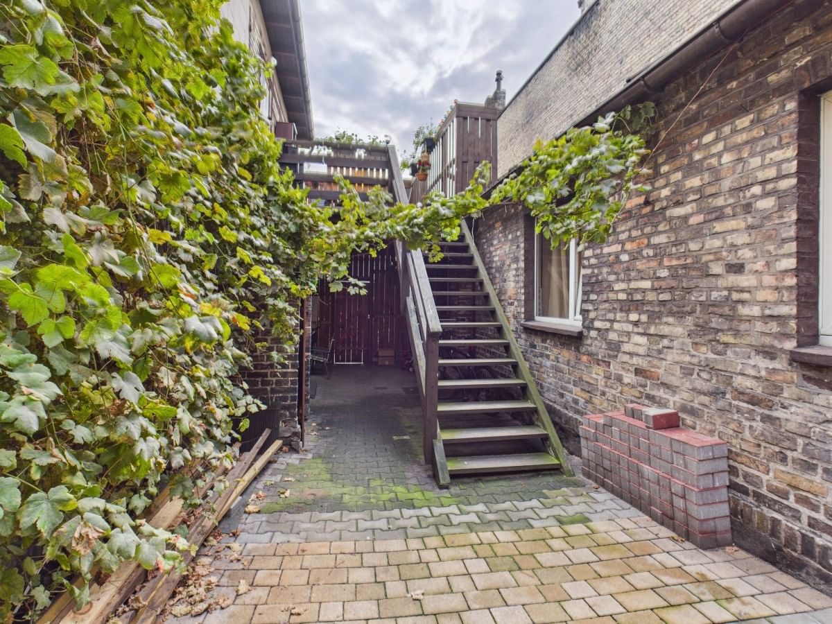 Lokal użytkowy  pokojowe na Sprzedaż