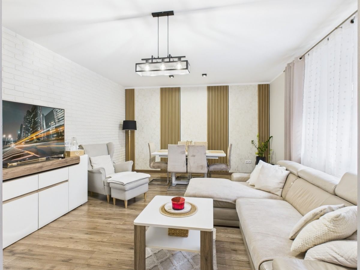 Lokal użytkowy  pokojowe na Sprzedaż