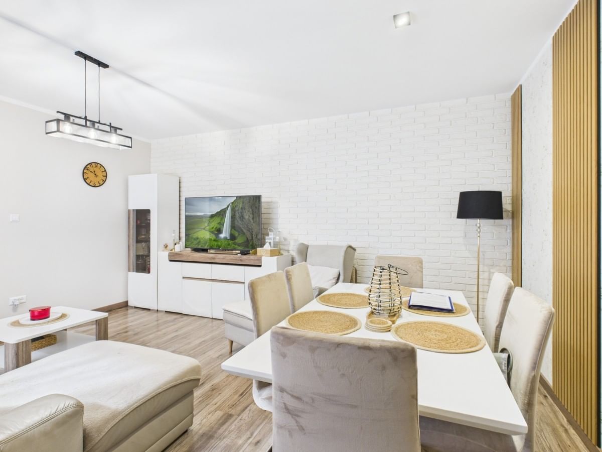 Lokal użytkowy  pokojowe na Sprzedaż