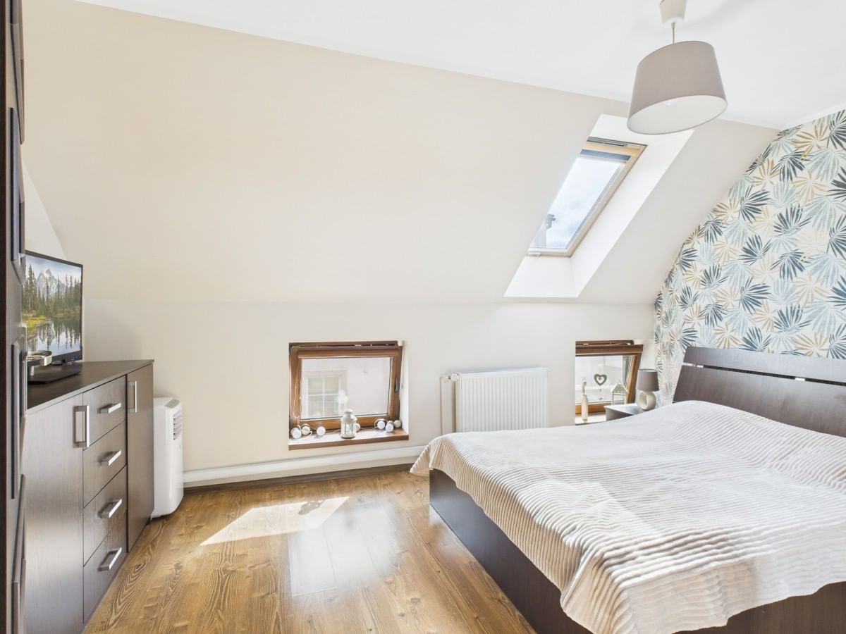 Lokal użytkowy  pokojowe na Sprzedaż