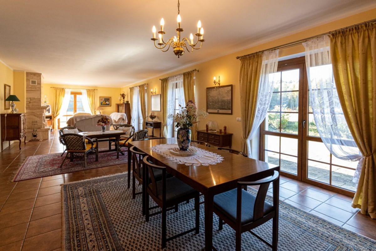 Dom 6 pokojowe na Sprzedaż