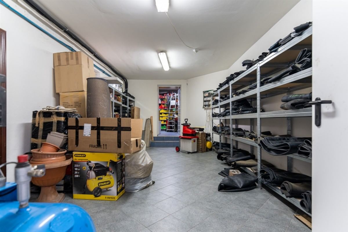 Lokal użytkowy  pokojowe na Sprzedaż