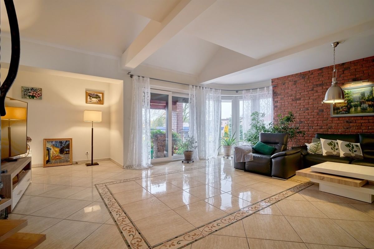 Lokal użytkowy  pokojowe na Sprzedaż